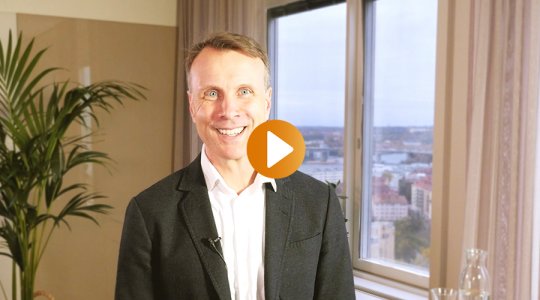 En stillbild från en video om retorik